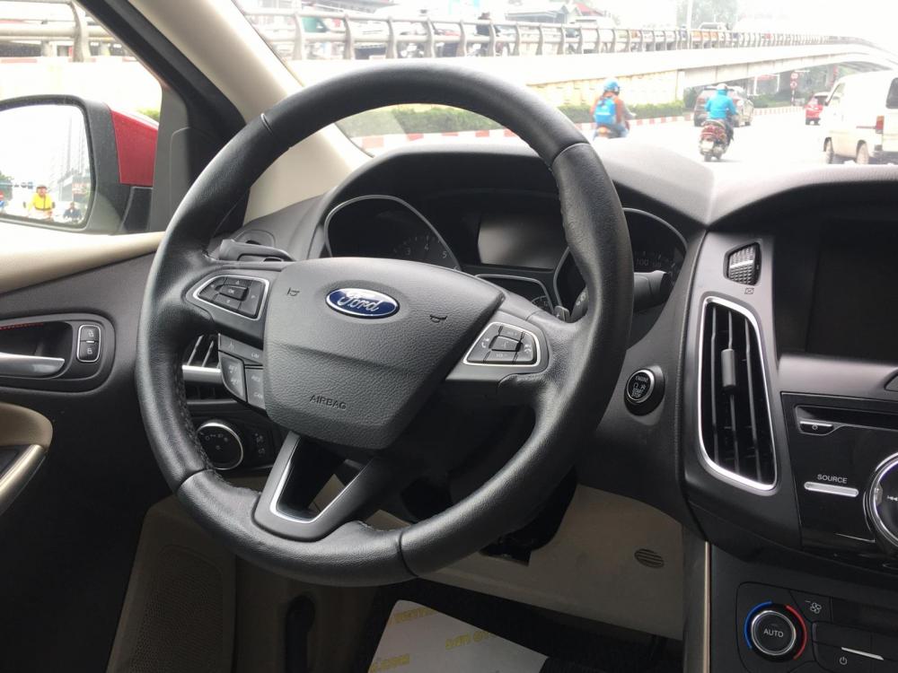 Ford Focus 1.5AT Titanium 2016 - Cần bán xe Ford Focus 1.5AT bản Titanium năm 2016, màu đỏ, 655 triệu