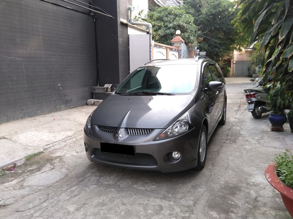 Mitsubishi Grandis 2.4AT 2007 - Cần bán Mitsubishi Grandis 2007 số tư động, màu xám 7 chỗ