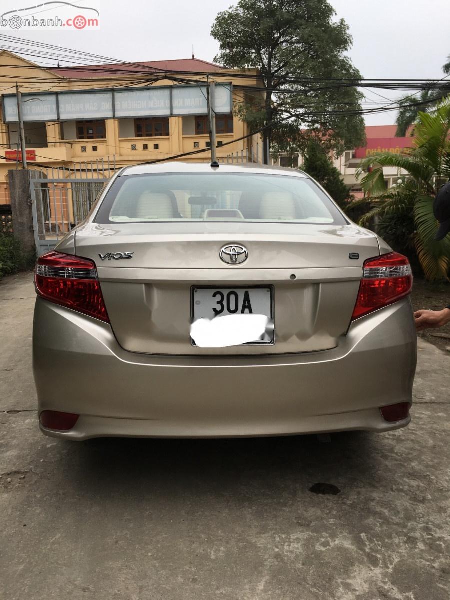 Toyota Vios E 2014 - Bán Toyota Vios E sản xuất năm 2014 chính chủ giá cạnh tranh