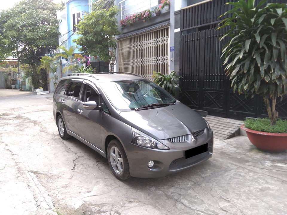 Mitsubishi Grandis 2.4AT 2007 - Cần bán Mitsubishi Grandis 2007 số tư động, màu xám 7 chỗ