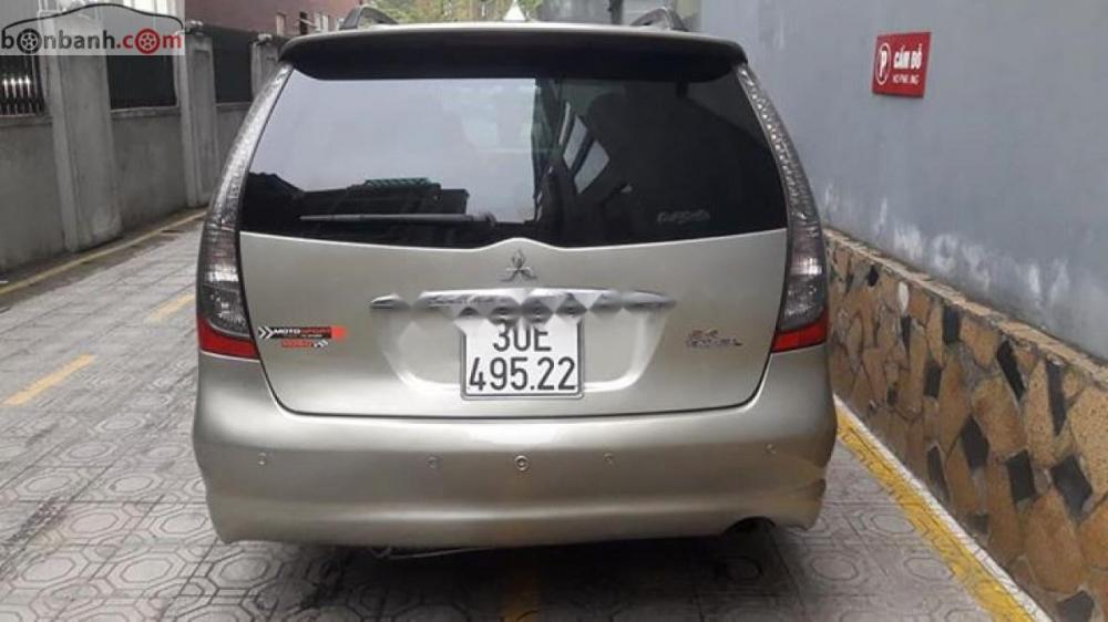 Mitsubishi Grandis 2.4 AT 2005 - Bán Mitsubishi Grandis 2.4 AT 2005, màu bạc, số tự động 