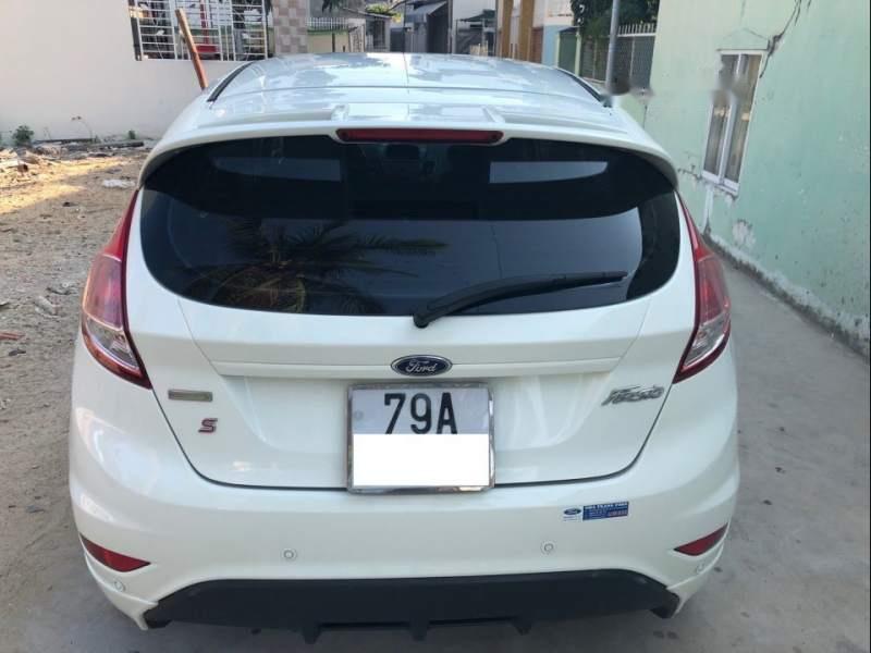 Ford Fiesta   Sport   2015 - Cần bán gấp Ford Fiesta Sport sản xuất năm 2015, màu trắng