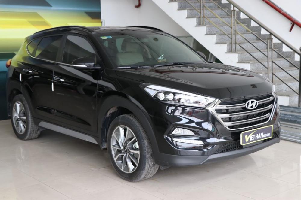 Hyundai Tucson 2.0 2018 - Bán Hyundai Tucson 2.0 đời 2018, màu đen giá cạnh tranh