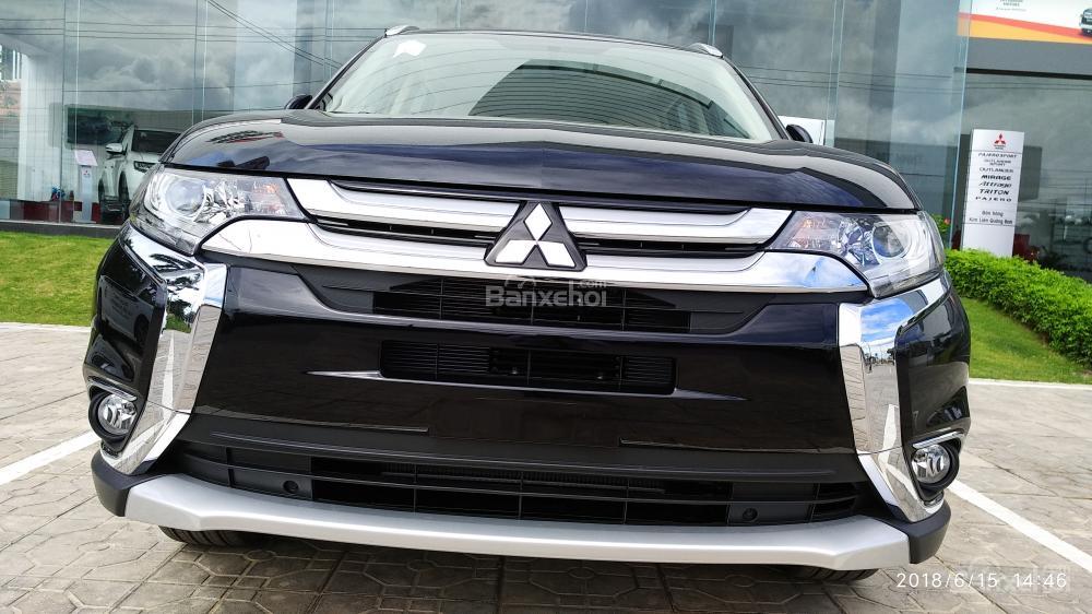 Mitsubishi Outlander 2.0 Premium 2019 - Bán xe Outlander 2.0 Premium, màu đen, tại Quảng Trị, hỗ trợ trả góp 80%, liên hệ: 0963.413.446