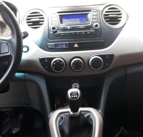 Hyundai Grand i10 1.0MT   2016 - Bán Hyundai Grand i10 1.0MT đời 2016, màu trắng, xe nhập, 300 triệu