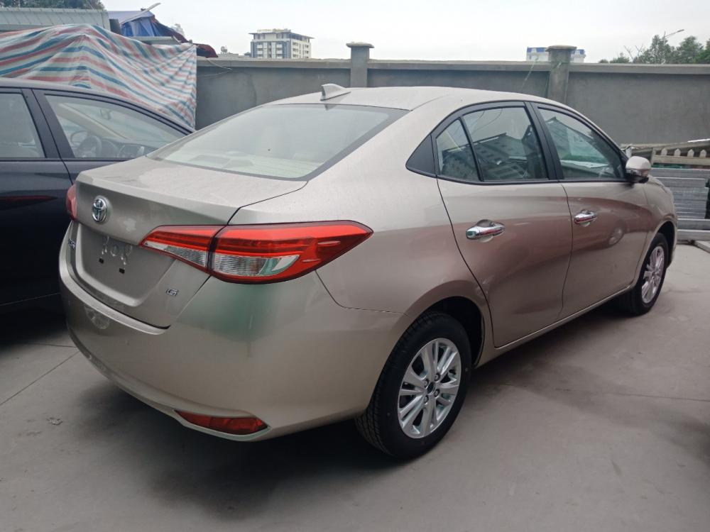 Toyota Vios 1.5E 2019 - Cần bán gấp xe Vios bản E màu nâu vàng giá cực sốc. Hỗ trợ vay góp 90%