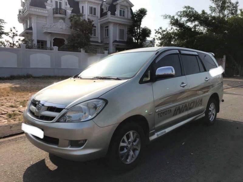 Toyota Innova 2006 - Cần bán gấp Toyota Innova đời 2006 xe gia đình