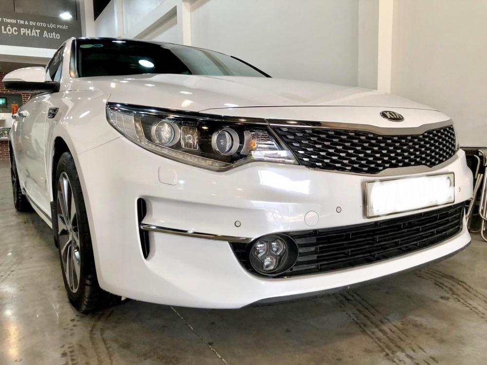 Kia Optima 2.0ATH 2017 - Bán xe Kia Optima 2.0ATH 2017, màu trắng, nguyên zin odo 39k km