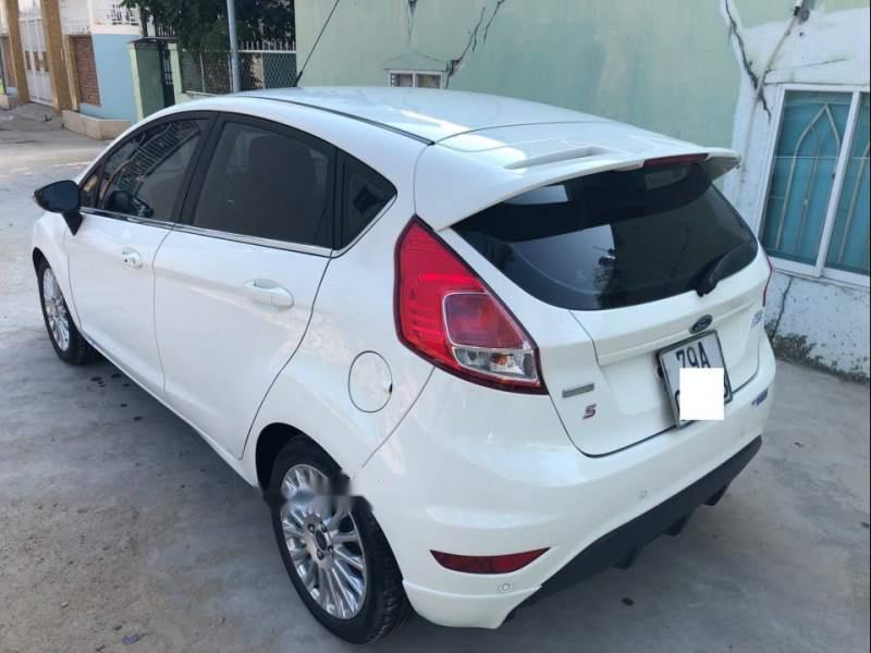 Ford Fiesta   Sport   2015 - Cần bán gấp Ford Fiesta Sport sản xuất năm 2015, màu trắng