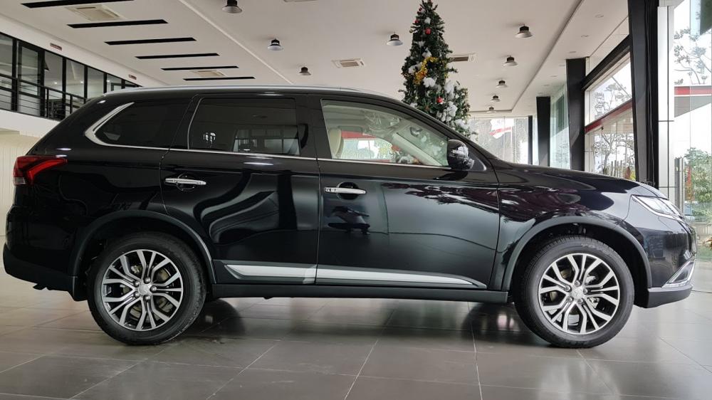 Mitsubishi Outlander 2.0 Premium 2019 - Bán xe Outlander 2.0 Premium, màu đen, tại Quảng Trị, hỗ trợ trả góp 80%, liên hệ: 0963.413.446