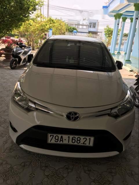 Toyota Vios 1.5MT 2017 - Bán Toyota Vios 1.5MT 2017, màu trắng, số sàn