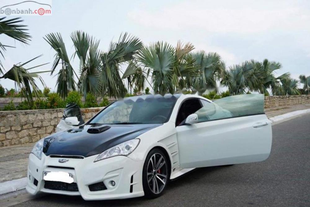 Hyundai Genesis 2.0 AT 2010 - Cần bán xe Hyundai Genesis Coupe sản xuất 2010, xe màu trắng đã lên 1 số đồ chơi, xe chạy 68.100km