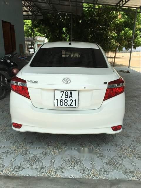 Toyota Vios 1.5MT 2017 - Bán Toyota Vios 1.5MT 2017, màu trắng, số sàn