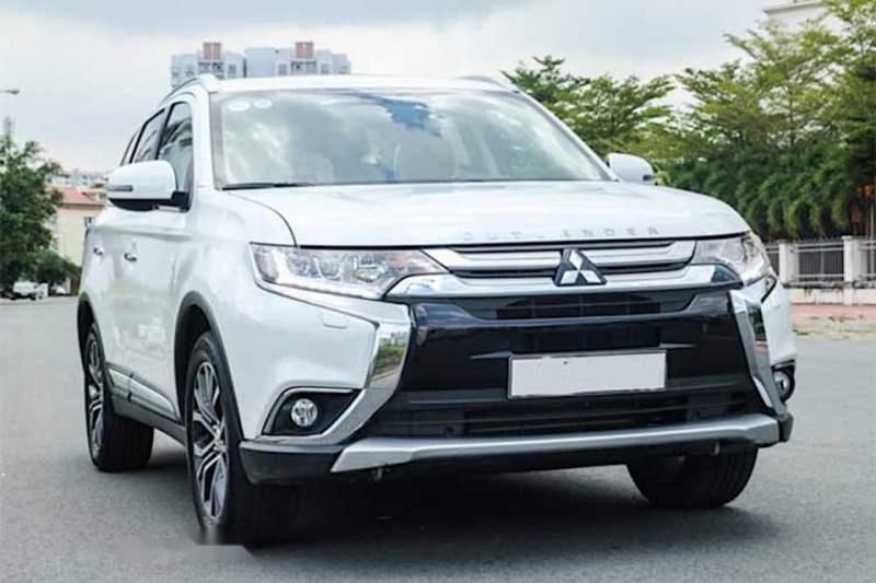 Mitsubishi Outlander  2.0 CVT 2019 - Bán xe Mitsubishi Outlander 2.0 CVT đời 2019, màu trắng, giá cạnh tranh