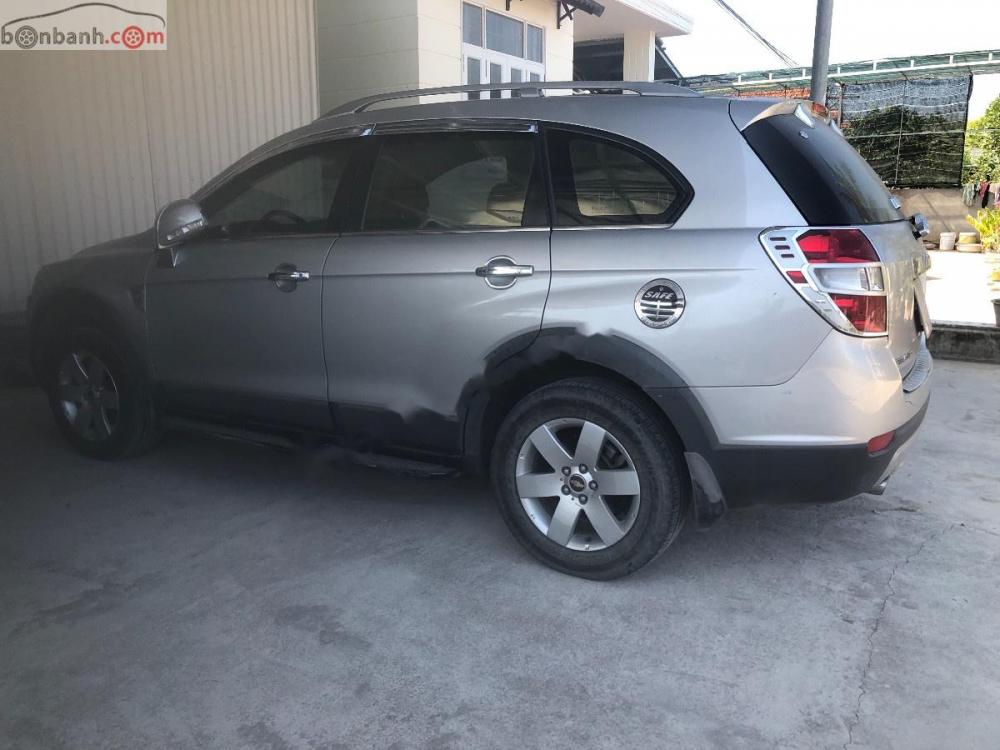 Chevrolet Captiva 2008 - Cần bán lại xe Chevrolet Captiva năm sản xuất 2008, màu bạc, lốp mới