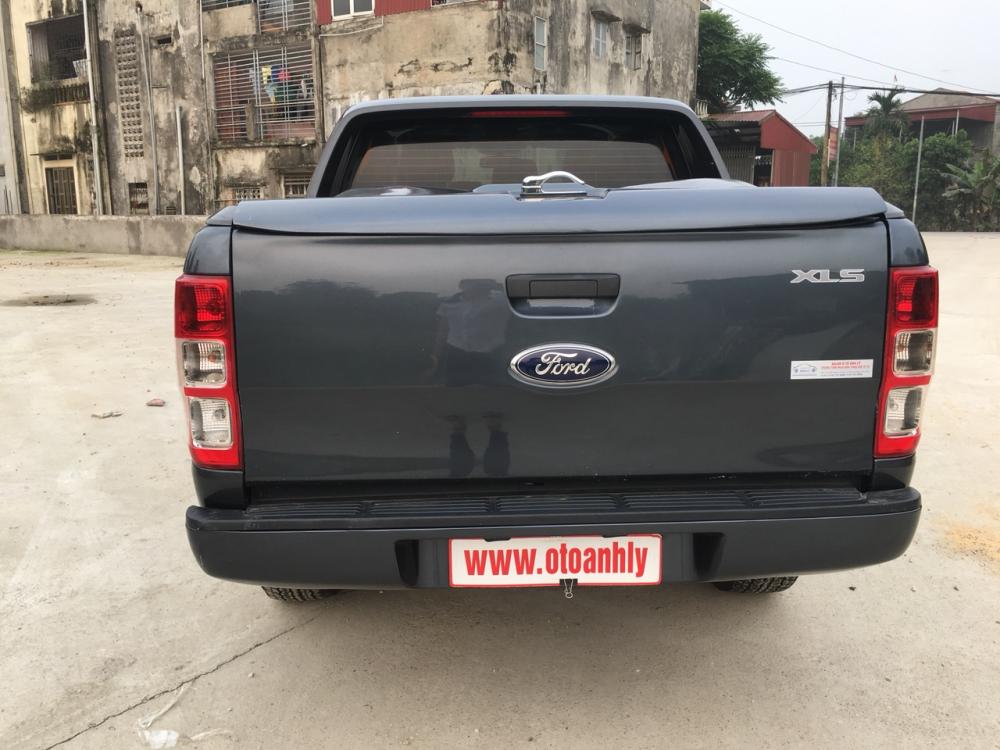 Ford Ranger 2.2AT 2019 - Cần bán xe Ford Ranger đời 2015, màu xám (ghi), nhập khẩu nguyên chiếc, 565tr