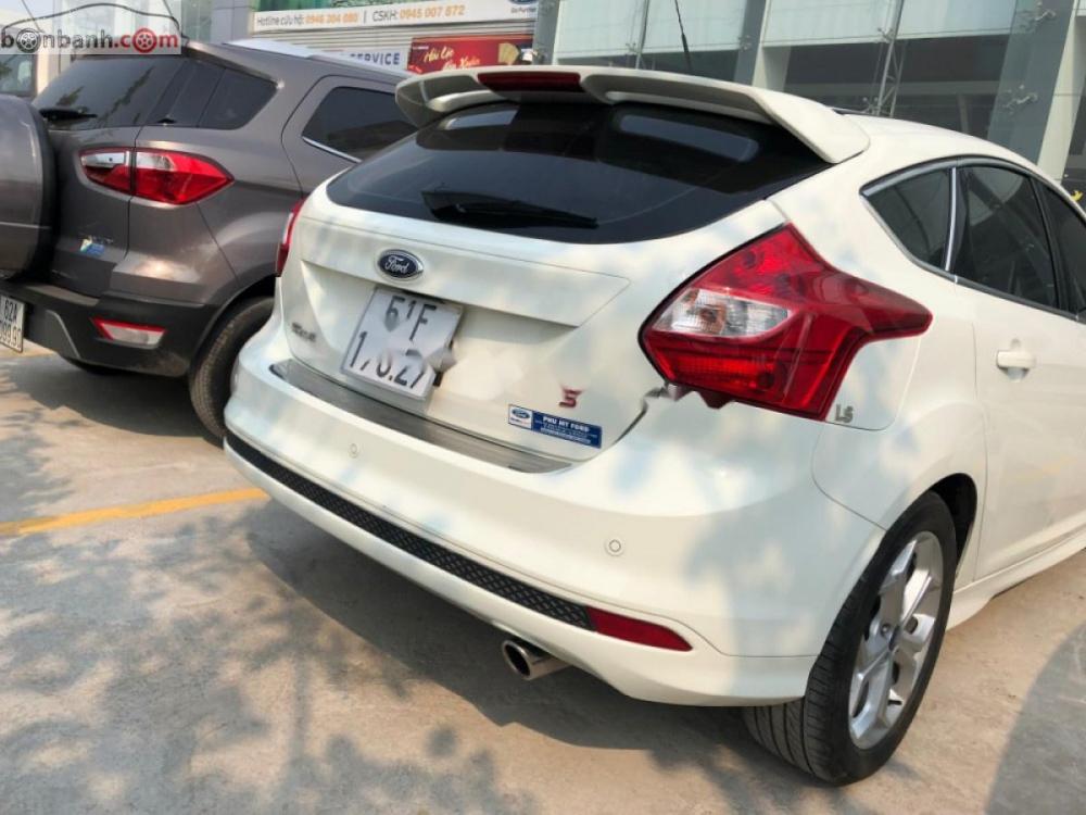 Ford Focus  2.0L 2015 - Bán Ford Focus Hachback 2.0L, mới lướt 5.000km, xe đẹp như mới