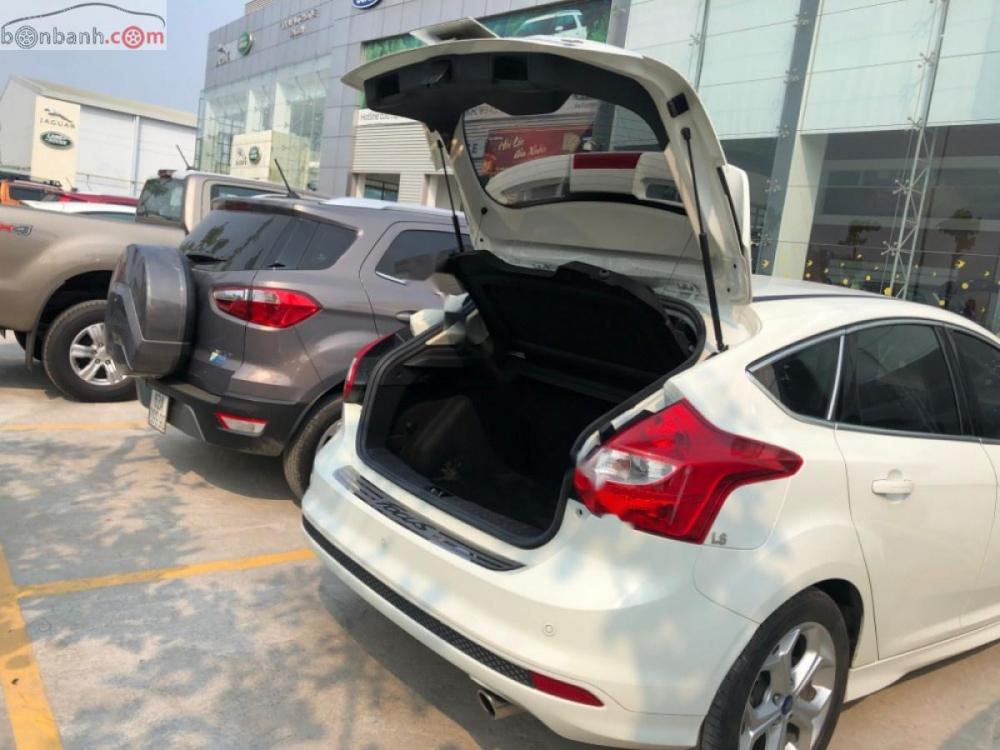 Ford Focus  2.0L 2015 - Bán Ford Focus Hachback 2.0L, mới lướt 5.000km, xe đẹp như mới