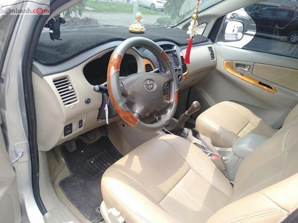 Toyota Innova G 2009 - Cần bán Toyota Innova G sản xuất 2009, đăng ký tên tư nhân, máy nổ cực êm, gầm sàn chắc chắn