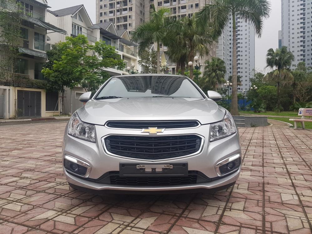 Chevrolet Cruze LT 2015 - Bán xe Chevrolet Cruze LT đời 2015, màu bạc, giá tốt