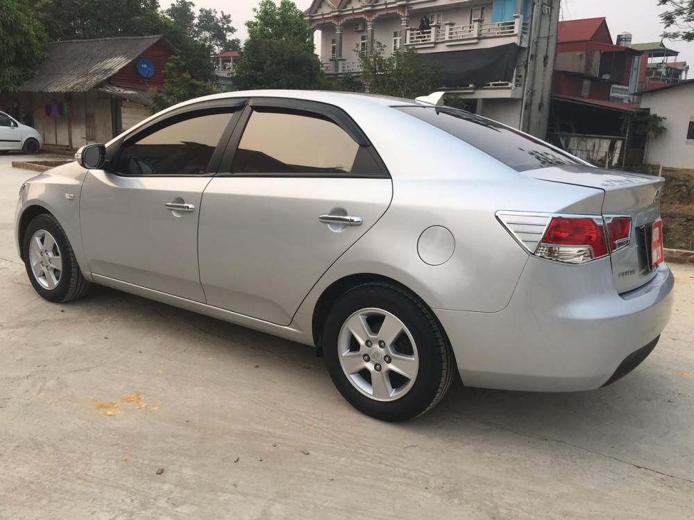 Kia Forte 2010 - Bán ô tô Kia Forte đời 2008, màu bạc, nhập khẩu nguyên chiếc 335tr