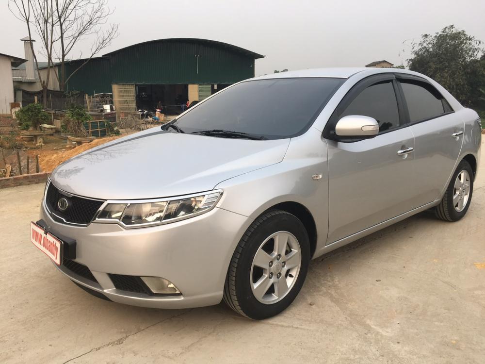 Kia Forte 2010 - Bán ô tô Kia Forte đời 2008, màu bạc, nhập khẩu nguyên chiếc 335tr