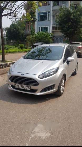 Ford Fiesta 2015 - Bán Ford Fiesta đời 2015, màu bạc, nhập khẩu số tự động giá cạnh tranh