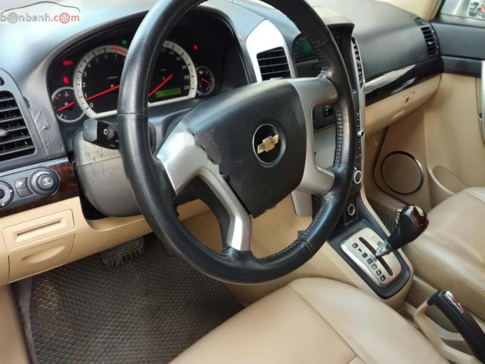 Chevrolet Captiva 2008 - Bán ô tô Chevrolet Captiva sản xuất năm 2008, màu bạc xe gia đình