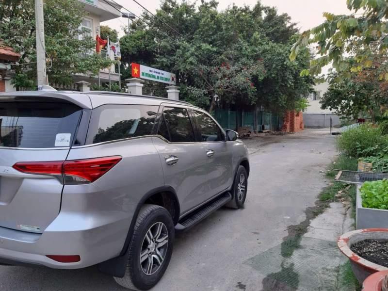 Toyota Fortuner   2.4 G  2017 - Bán Toyota Fortuner máy dầu cuối 2017, còn mới như xe hãng