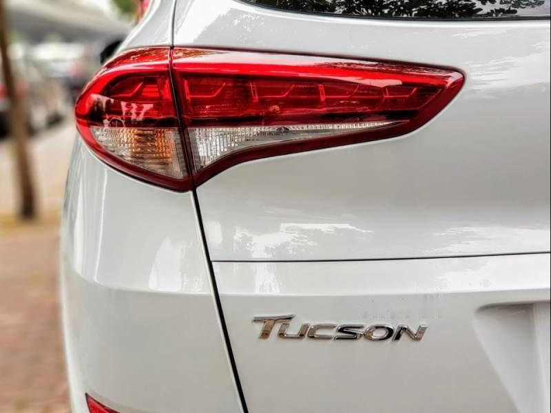 Hyundai Tucson     2015 - Bán Hyundai Tucson 2015, màu trắng, xe rất đẹp