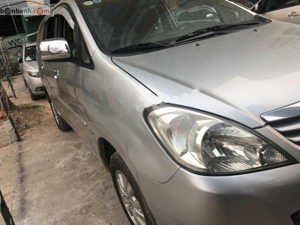 Toyota Innova G 2010 - Bán xe Toyota Innova G năm 2010, màu bạc