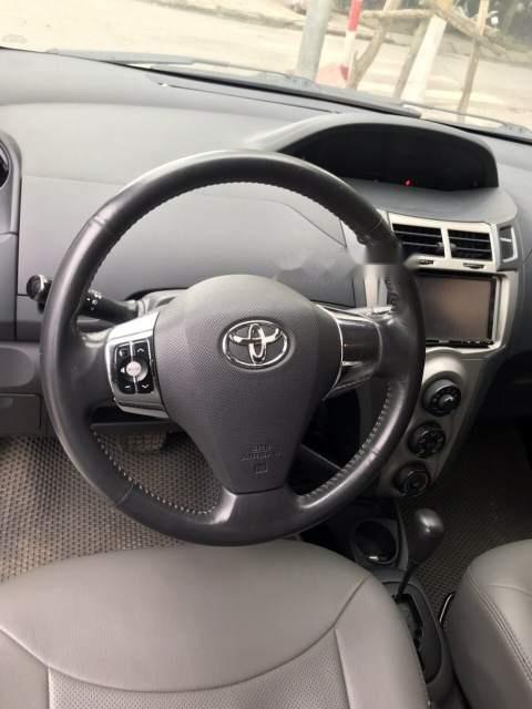 Toyota Yaris Verso 2009 - Cần bán Toyota Yaris Verso đời 2009, màu trắng số tự động, 355 triệu