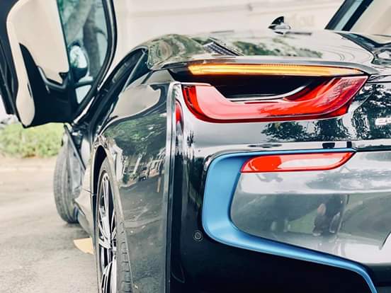 BMW i8 2014 - Cần bán gấp BMW i8 sản xuất 2014, nhập khẩu nguyên chiếc