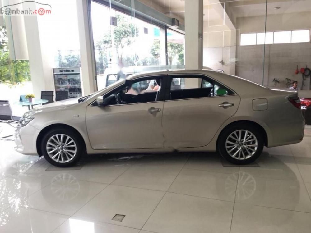 Toyota Camry 2.0E 2019 - Bán Toyota Camry 2.0E đời 2019, mới 100%