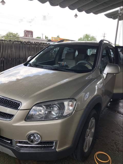 Chevrolet Captiva   2010 - Cần bán Chevrolet Captiva năm sản xuất 2010, màu vàng như mới