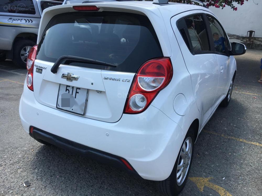 Chevrolet Spark LTZ 2014 - Cần bán lại xe Chevrolet Spark LTZ sản xuất năm 2014, màu trắng