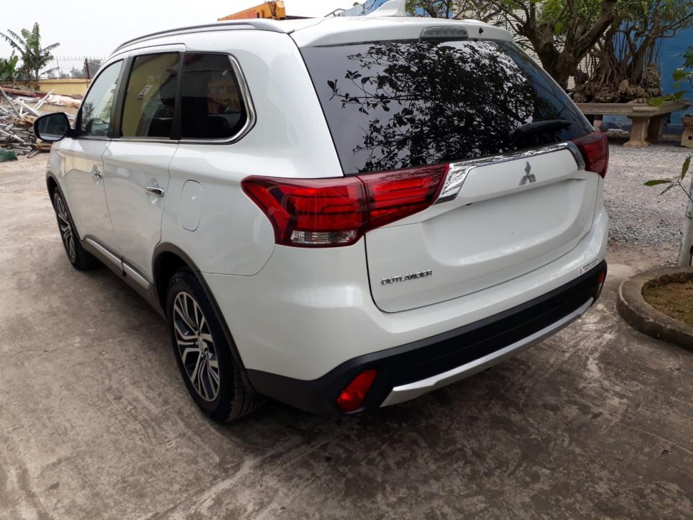 Mitsubishi Outlander 2019 - Bán xe Mitsubishi Outlander 2019 tại Quảng Bình. Trả góp đến 80%, xe có sẵn giao ngay. LH: 0911.82.1513