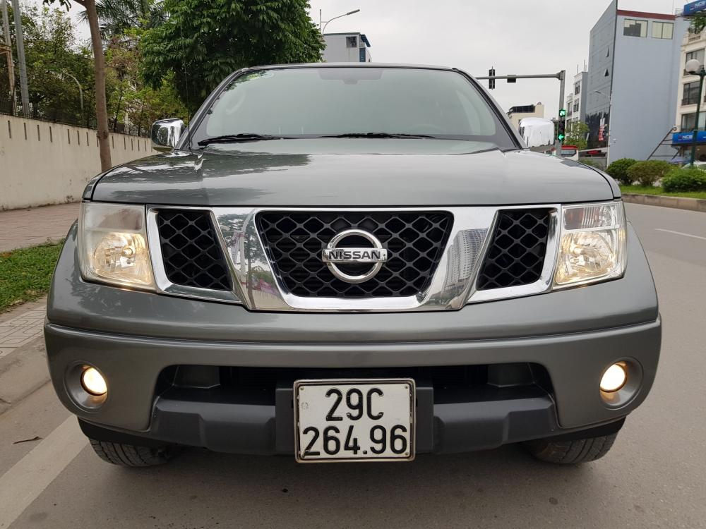 Nissan Navara LE 2.5  2013 - Cần bán gấp Nissan Navara LE 2.5 số sàn đời 2013, màu xám, nhập khẩu chính hãng