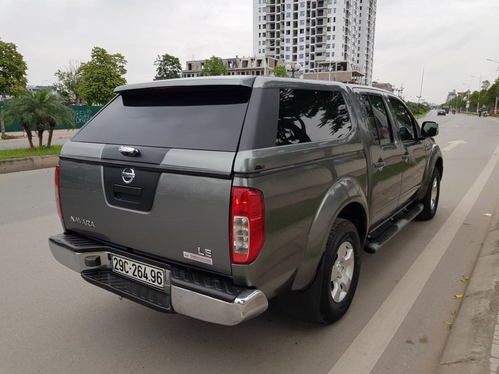 Nissan Navara LE 2.5  2013 - Cần bán gấp Nissan Navara LE 2.5 số sàn đời 2013, màu xám, nhập khẩu chính hãng