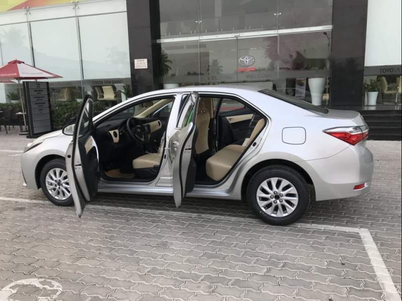 Toyota Corolla altis 2019 - Bán Toyota Corolla Altis đời 2019, màu bạc