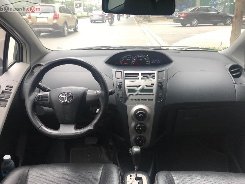 Toyota Yaris RS  2014 - Bán Toyota Yaris RS sản xuất 2014, màu trắng, nhập khẩu