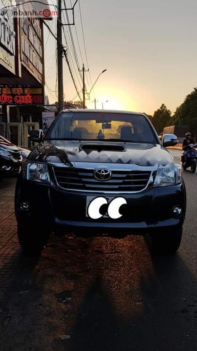 Toyota Hilux 2014 - Cần bán Toyota Hilux sản xuất năm 2014, màu xám, nhập khẩu  