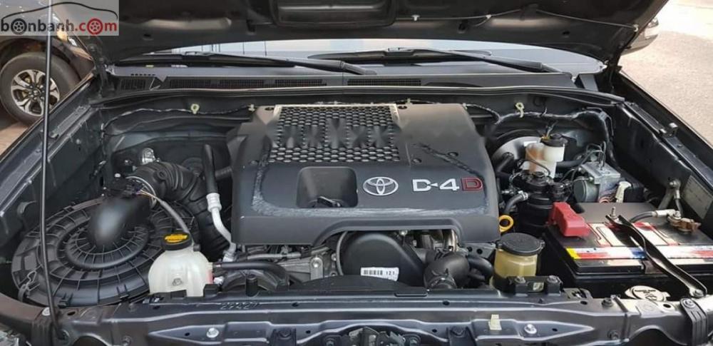 Toyota Hilux 2014 - Cần bán Toyota Hilux sản xuất năm 2014, màu xám, nhập khẩu  