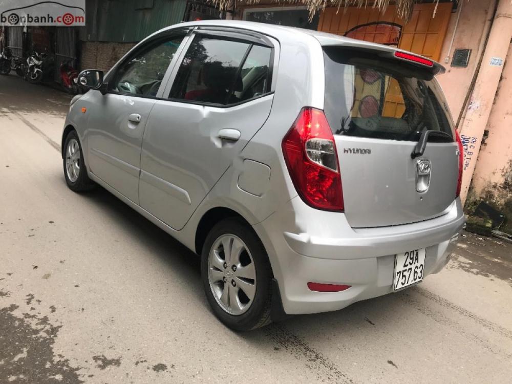 Hyundai i10 1.2MT 2014 - Cần bán gấp Hyundai i10 1.2MT sản xuất 2014, màu bạc, nhập khẩu  