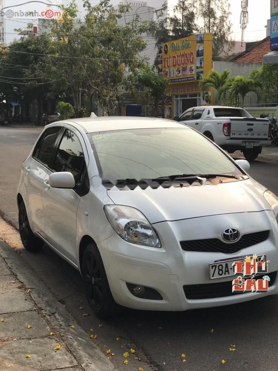 Toyota Yaris 2010 - Xe Toyota Yaris năm sản xuất 2010, màu trắng, nhập khẩu