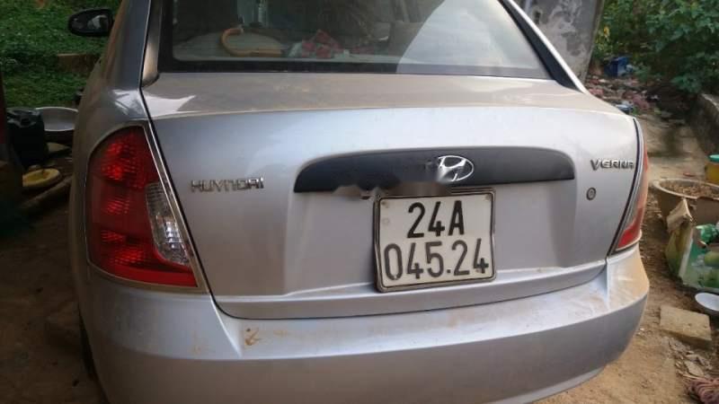 Hyundai Verna 2010 - Cần bán xe Hyundai Verna đời 2010, màu bạc, nhập khẩu nguyên chiếc 