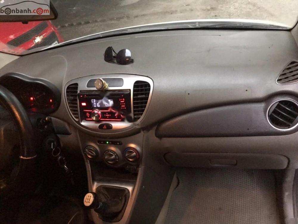 Hyundai i10 2013 - Bán xe Hyundai i10 năm 2013, màu bạc, nhập khẩu  