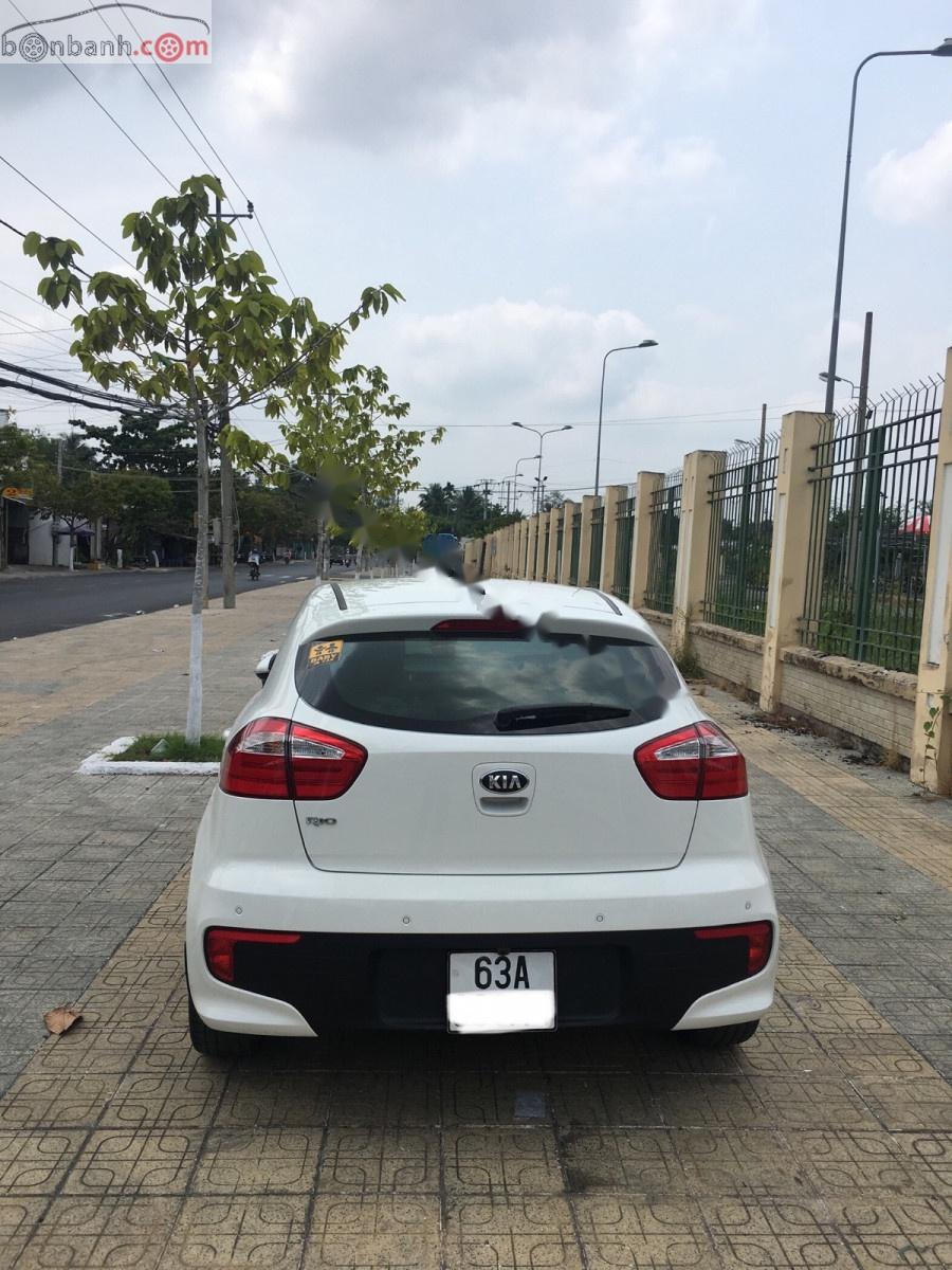 Kia Rio 1.4 AT 2015 - Bán Kia Rio 1.4 AT 2015, màu trắng, nhập khẩu chính chủ