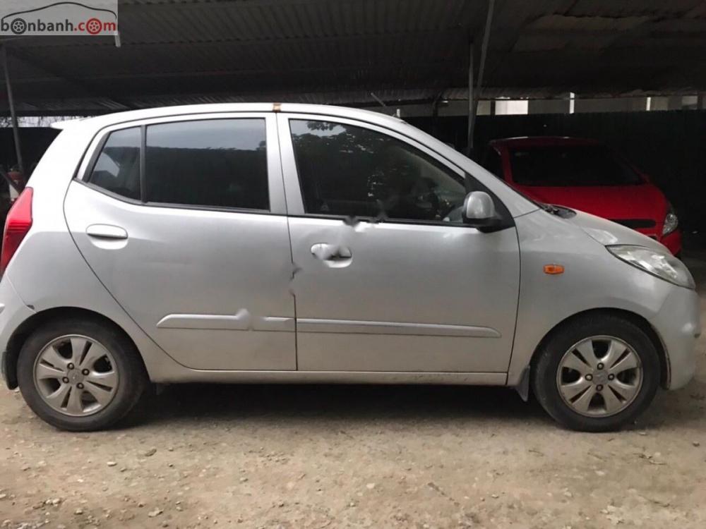 Hyundai i10 2013 - Bán xe Hyundai i10 năm 2013, màu bạc, nhập khẩu  