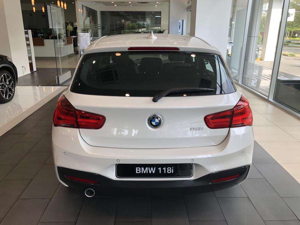 BMW 1 Series 118i 2018 - Cần bán xe BMW 1 Series 118i năm sản xuất 2018, màu trắng, xe nhập